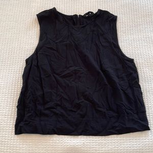 Simple black top